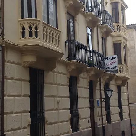 Estefania בית הארחה 3*