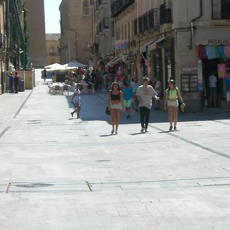 בית הארחה Estefania סלאמנקה