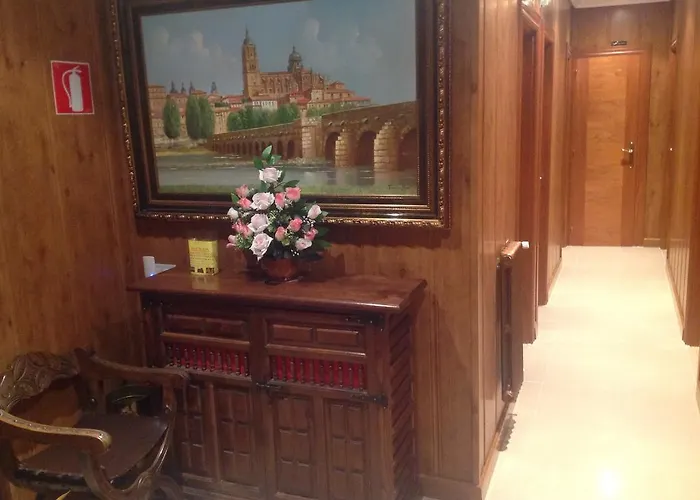 Estefania Pensión 3*